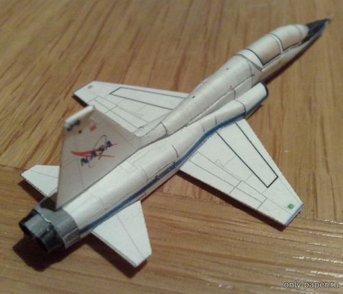 Модель самолета Northrop T-38 Talon из бумаги/картона