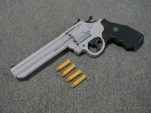 Модель револьвера Кобра из бумаги/картона
